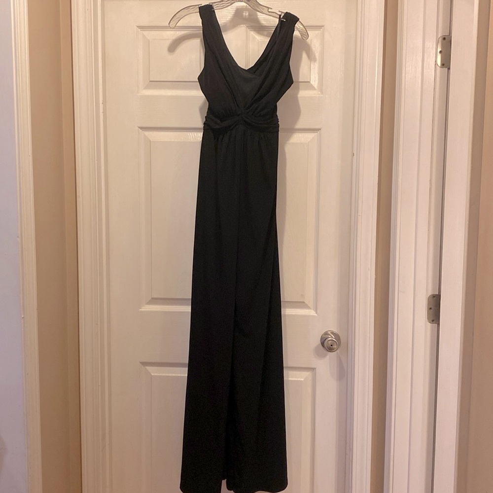 WHITE HOUSE black market size 2 black maxi dress fully lined crisscross back
